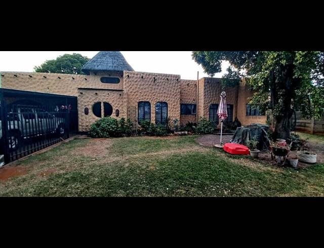 3 BEDROOM HOUSE FOR SALE IN UNITAS PARK